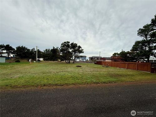 29528 G St, Ocean Park, WA, 98640-4811 | Card Image