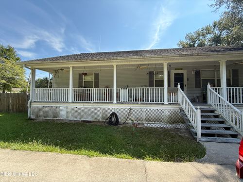 8026 Royal Oak Rd, Bay Saint Louis, MS, 39520-7872 | Card Image