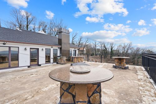 551 W Shadowlawn Dr, Chattanooga, TN, 37404-5947 | Card Image