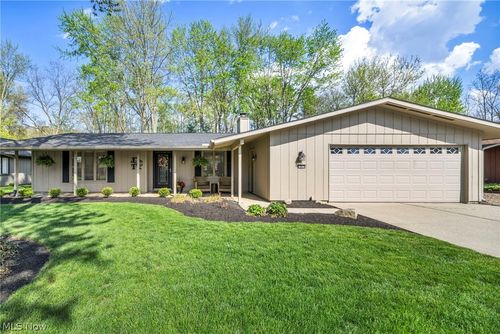 10815 Gate Post, Strongsville, OH, 44149 | Card Image