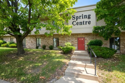 103-2010 E 38th St, Davenport, IA, 52807-1163 | Card Image