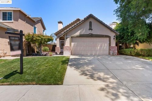700 Crossridge Ct, Brentwood, CA, 94513-1861 | Card Image