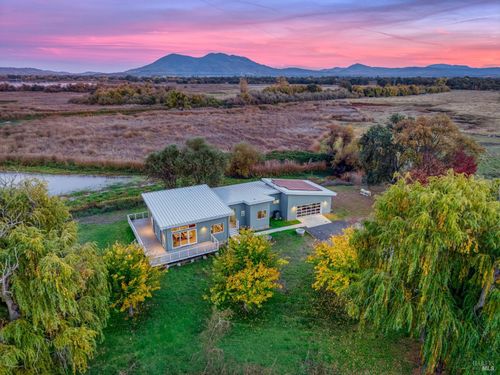 8 Queen Ann Way, Lakeport, CA, 95453-9211 | Card Image