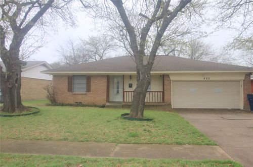 802 Sequoia Dr, Lancaster, TX, 75146-2230 | Card Image