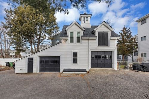 76 Hovey St, Watertown, MA, 02472 | Card Image