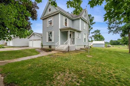 202 E Chicago Ave, DAVIS JUNCTION, IL, 61020-9789 | Card Image