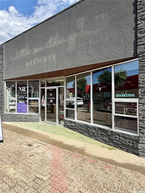 141 Central Ave N, Swift Current, SK, S9H0K9 | Card Image