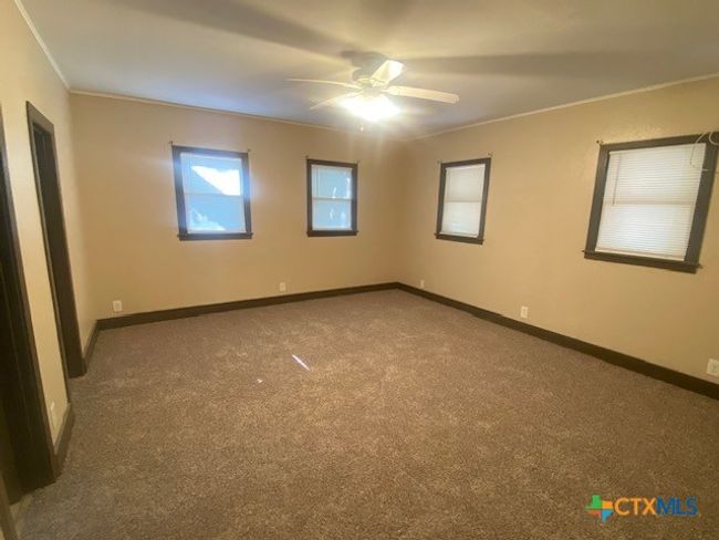 primary bed | Image 11