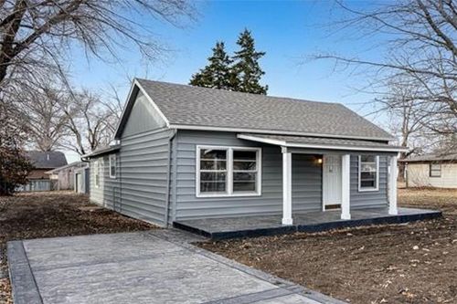 120 W 3rd St, Tonganoxie, KS, 66086-9762 | Card Image