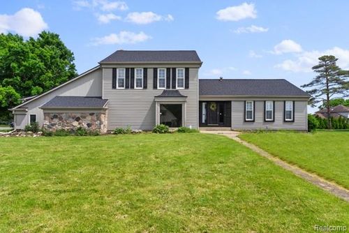 9302 Claridge Dr, Davison, MI, 48423-8708 | Card Image