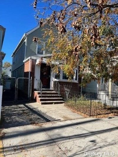 89-50 204th Street, House other with 3 bedrooms, 1 bathrooms and null parking in Hollis NY | Image 1