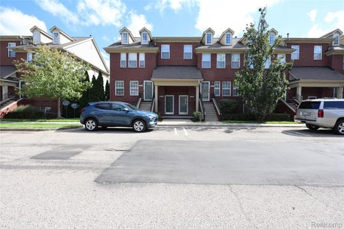 23312 Cornerstone Village Dr, Southfield, MI, 48075-3688 | Card Image