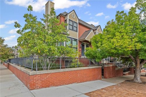 536 W 10th St, Kansas City, MO, 64105-2235 | Card Image