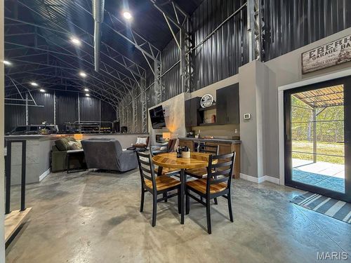 709 Eberhardt Ln, De Soto, MO, 63020-5208 | Card Image