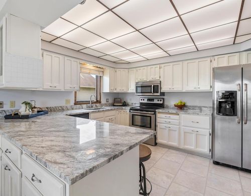 2824 Aglen St, Roseville, MN, 55113-2050 | Card Image