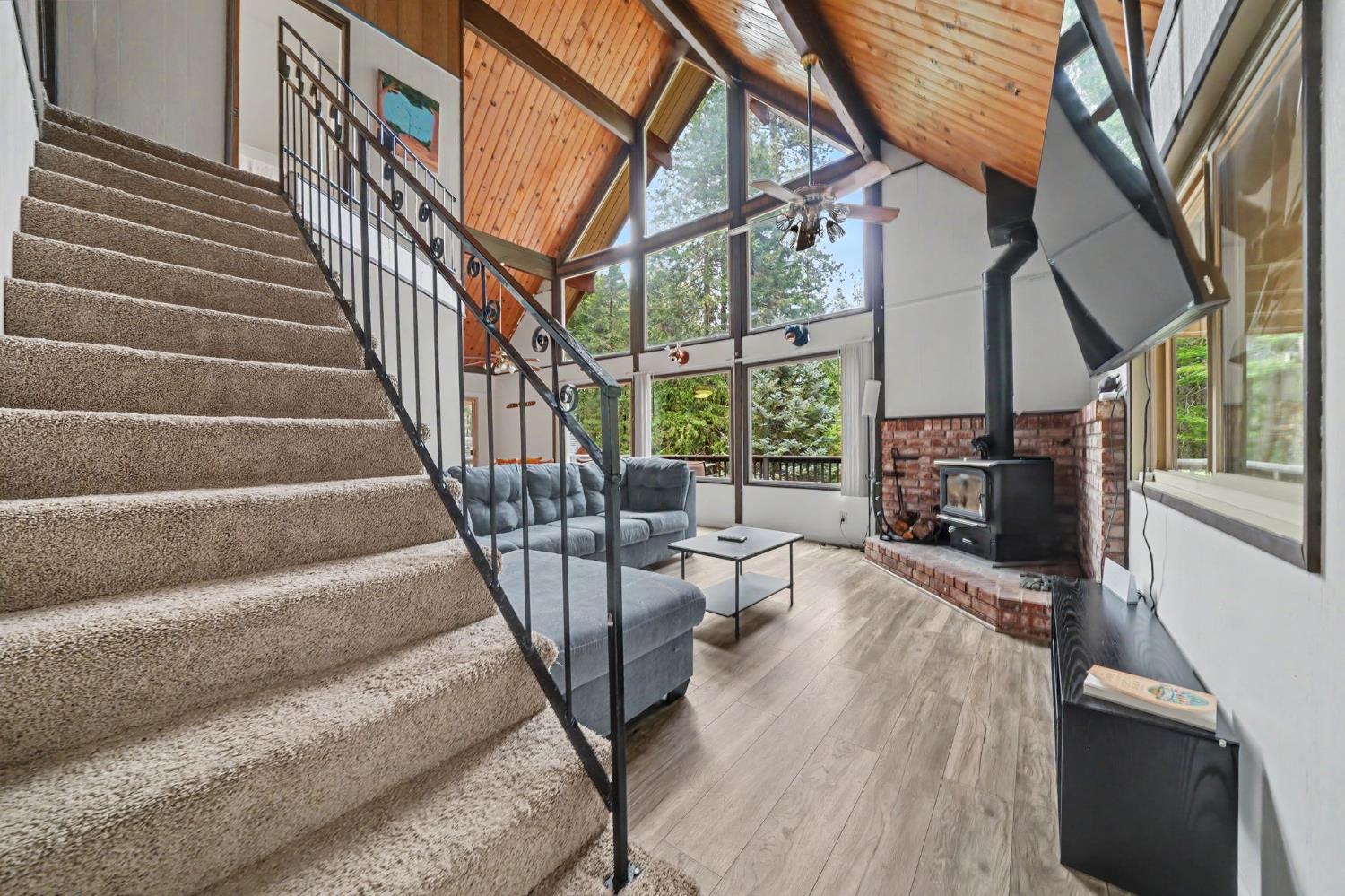 Residential in Pioneer 5