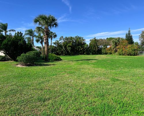 121 15th Ave, Vero Beach, FL, 32962-2723 | Card Image