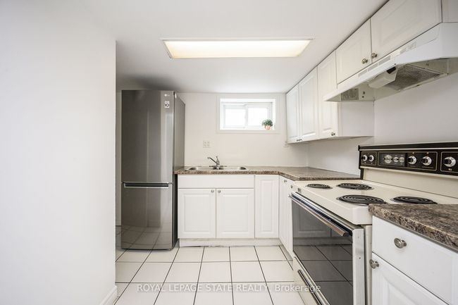 137 Allenby Ave, House other with 3 bedrooms, 3 bathrooms and 7 parking in Hamilton ON | Image 21