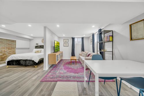 280 Main St, Cambridge, ON, N1R1X7 | Card Image