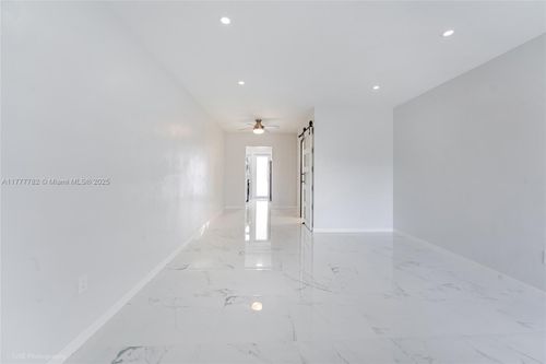 35-641 Espanola Way, Miami Beach, FL, 33139-3916 | Card Image