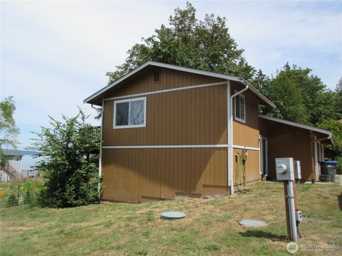 4617 Beach Dr E, Port Orchard, WA, 98366-8052 | Card Image