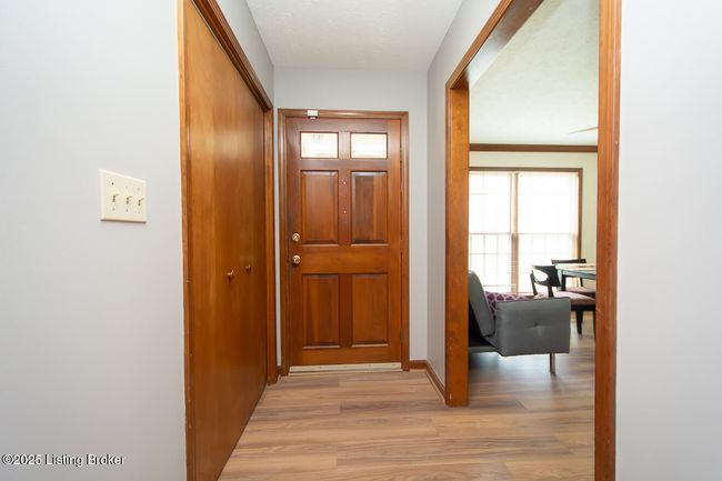 9010 Green Garden Ct, House other with 3 bedrooms, 2 bathrooms and null parking in Louisville KY | Image 11