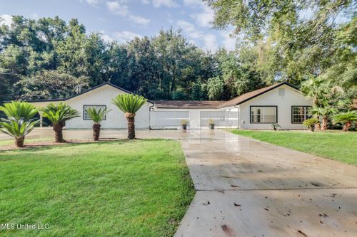304 Ruella Ave, Bay Saint Louis, MS, 39520-4637 | Card Image