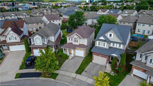 220 Lemon Grass Cres, Kitchener, ON, N2N3R7 | Card Image