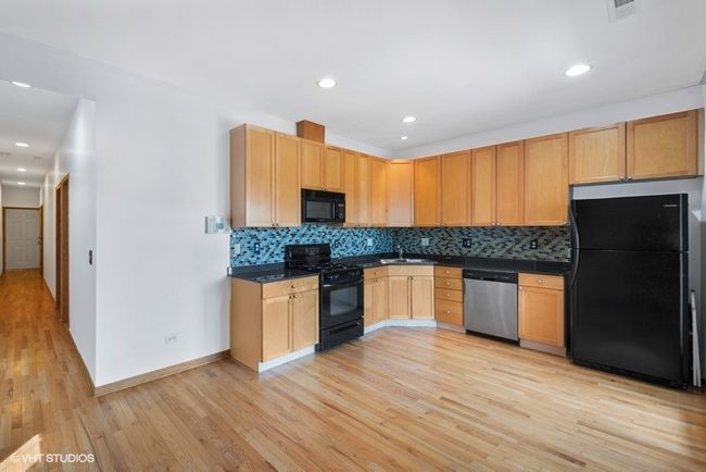 2 - 4815 S Champlain Avenue, Condo with 3 bedrooms, 2 bathrooms and 1 parking in Chicago IL | Image 10