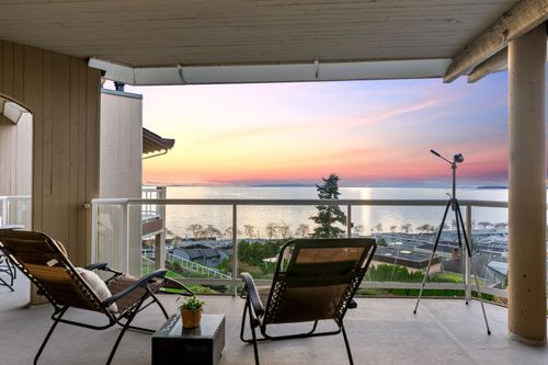 402-15025 Victoria Ave, White Rock, BC, V4B1G2 | Card Image