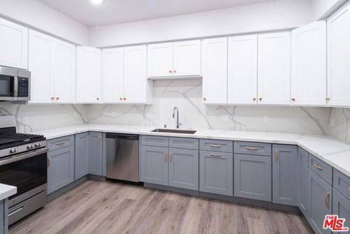 apt-401-3672 Jasmine Ave, LOS ANGELES, CA, 90034-4246 | Card Image