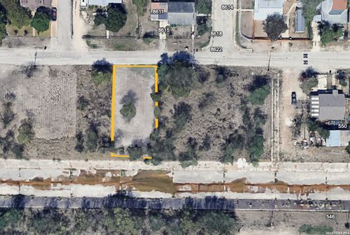 512 E Ansley Blvd, San Antonio, TX, 78221-3307 | Card Image