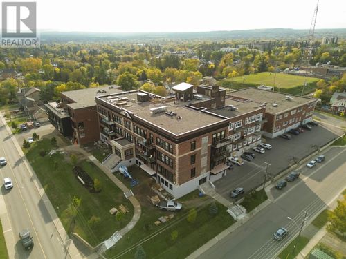 96 High St N, Thunder Bay, ON, P7A5R3 | Card Image