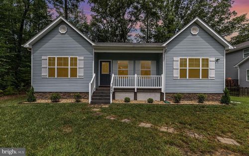 237 Nicholson Dr, COLONIAL BEACH, VA, 22443-5143 | Card Image