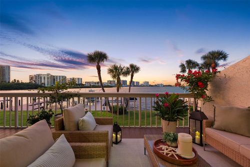160 Marina Del Rey Ct, CLEARWATER BEACH, FL, 33767-2947 | Card Image
