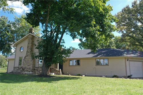 201 Percy Ln, BROOKFIELD, MO, 64628-1951 | Card Image