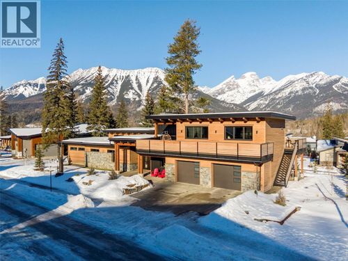 16 Morrissey Crt, Fernie, BC, V0B1M4 | Card Image