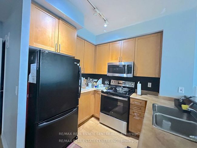 301 - 3939 Duke Of York Blvd, Condo with 2 bedrooms, 2 bathrooms and null parking in Mississauga ON | Image 8