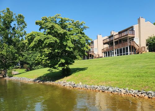 7-j-279 Waterside Dr, Moneta, VA, 24121-2225 | Card Image