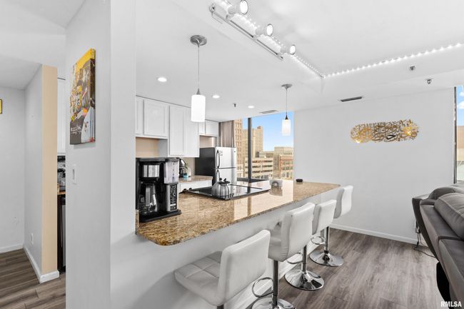 W5W - 125 Sw Jefferson Ave, Condo with 2 bedrooms, 2 bathrooms and null parking in Peoria IL | Image 15