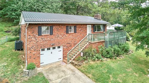 115 Mountaineer Ln, Charleston, WV, 25312-6461 | Card Image