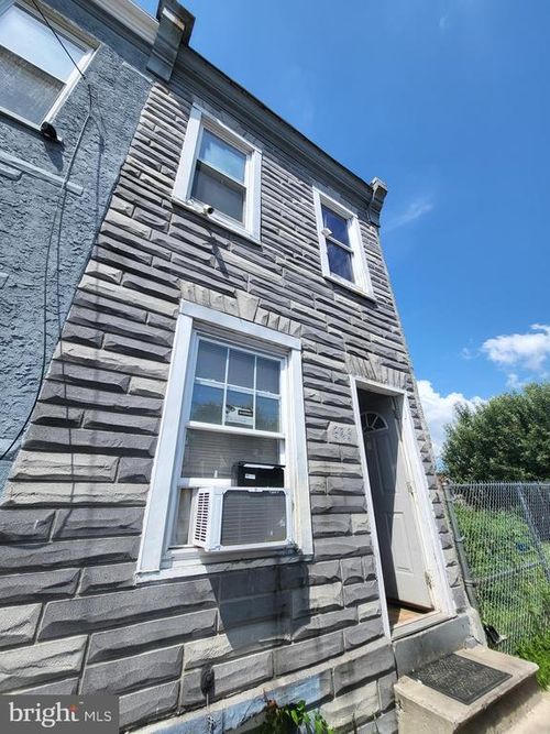 626 Eisenbrown St, READING, PA, 19601-2632 | Card Image