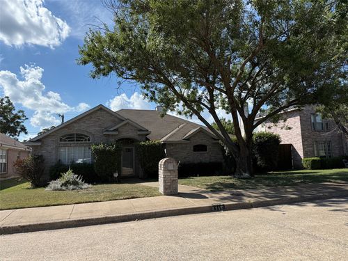 4715 Hollow Bend Ln, Dallas, TX, 75227-2752 | Card Image