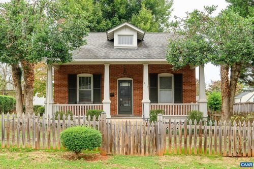 211 Robertson Ave, CHARLOTTESVILLE, VA, 22903-3644 | Card Image