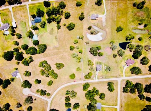 352 Horse Shoe Trl, Angleton, TX, 77515-8027 | Card Image