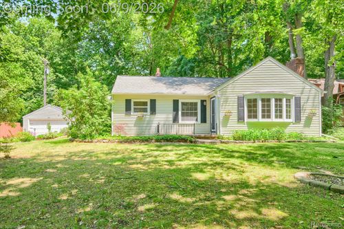 580 N Almont Ave, Imlay City, MI, 48444-1001 | Card Image