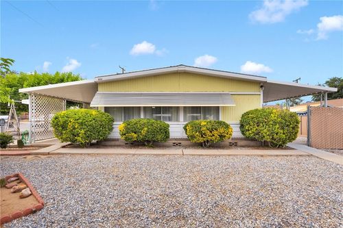 19154 Lindsay St, Hesperia, CA, 92345-6768 | Card Image