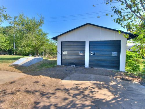 1607 N Beard Ave, Shawnee, OK, 74804-4403 | Card Image