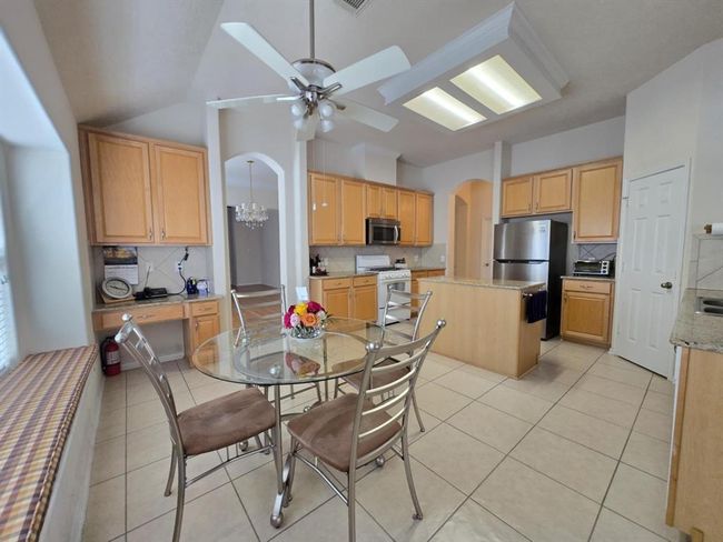 17427 N Riata Lake Dr, House other with 3 bedrooms, 2 bathrooms and 2 parking in Cypress TX | Image 10