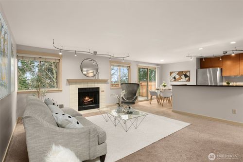 a304-8240 126th Ave Ne, Kirkland, WA, 98033-8088 | Card Image